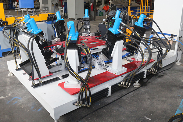 ইলেকট্রিক আইবিসি টোট কেজ ওয়েল্ডিং মেশিন 50Hz পিএলসি কন্ট্রোল 225KVA 9