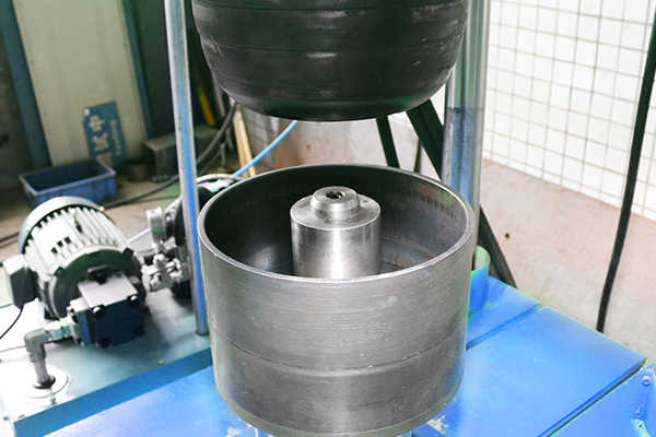 সঠিক তারের বিতরণ সহ অভ্যন্তরীণ রিংয়ের জন্য স্বয়ংক্রিয় স্পট ওয়েল্ডিং মেশিন 10